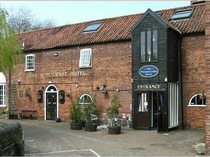 The Wensum Lodge Hotel Fakenham Bagian luar foto